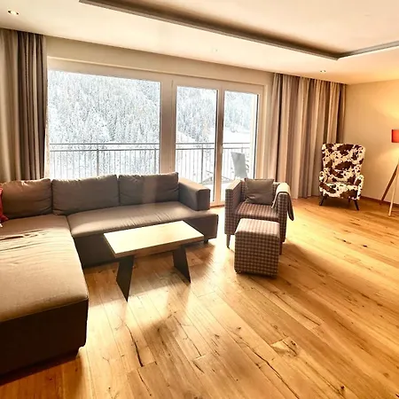 Zirben Luxus Mit Und Pool Direkt In Kappl Aparthotel Landeck
