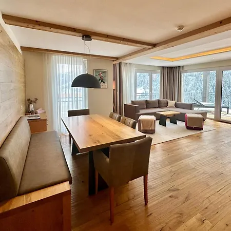 Zirben Luxus Mit Und Pool Direkt In Kappl Aparthotel