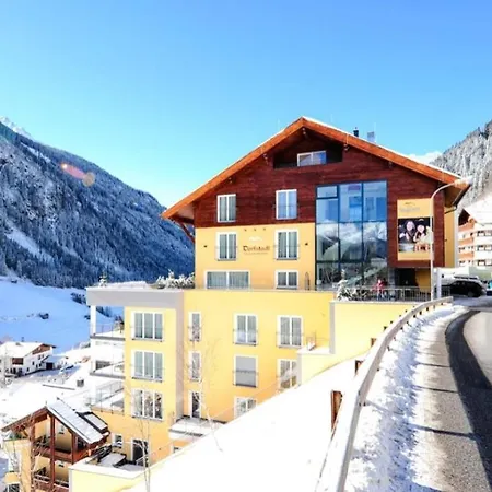 Neu Zirben Luxus Mit Und Pool Direkt In Aparthotel 4*