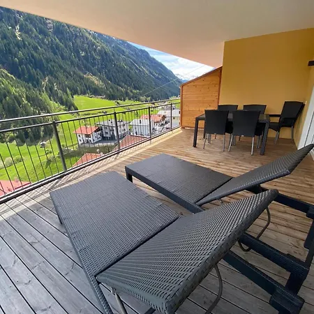 Zirben Luxus Mit Und Pool Direkt In Kappl * Landeck