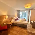 Neu Zirben Luxus Mit Und Pool Direkt In شقة فندقية